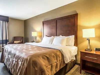 Hotel Quality & Near I-57 3*