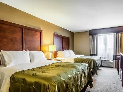 Hotel Quality & Near I-57 3*